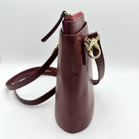 Scully Crossbody Bag Purse Red Leather Gold Metal Hardware Great Condition - Picture 4 of 16
